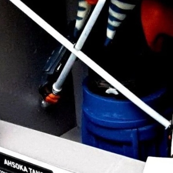 Star Wars - Exquisite Gaming -Rebels - Ahsoka Tano Phone/Controller Stand/Holder - Picture 6 of 9